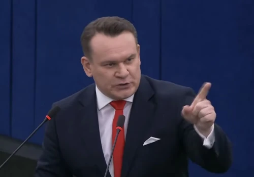 Tarczyński wychodzi z siebie, Wielka Brytania odmówiła mu wjazdu! OTO powód. „Komunisto, spotkamy się w sądzie”