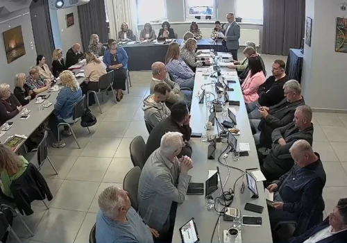 Miliony dla gminy i gorąca dyskusja o ekranach