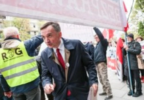 Przyspieszenie posiedzenia ws. aresztu dla Ziobry? Ustalenia RMF FM