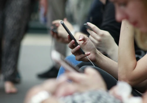 Kiedyś Internet wiedział, jakie kupuję buty. Dziś ChatGPT wie, kiedy płaczę i chce mówić o tym moim bliskim