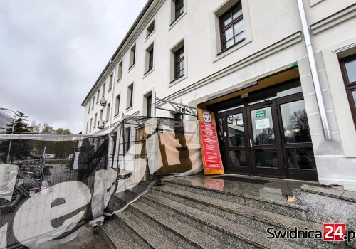 Zamiast posypać głowę popiołem i przeprosić, dalej biją w obywatela i lokalny portal