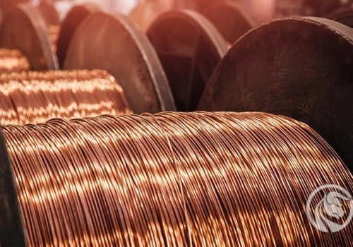 Miedź na historycznym szczycie przez braki kwasu siarkowego i silny popyt od strony technologii