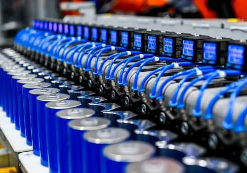 T&E: Słabsze cele emisyjne mogą „skasować” 34 gigafabryki i miliony BEV