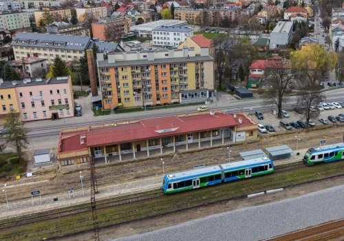 Nowy dworzec kolejowy w Jaśle – inwestycja, która zmieni układ komunikacyjny miasta