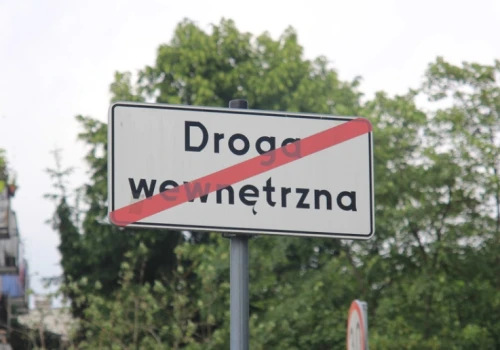 Deweloper odchodzi, droga zostaje. Bez zarządcy osiedla mierzą się z brakiem remontów