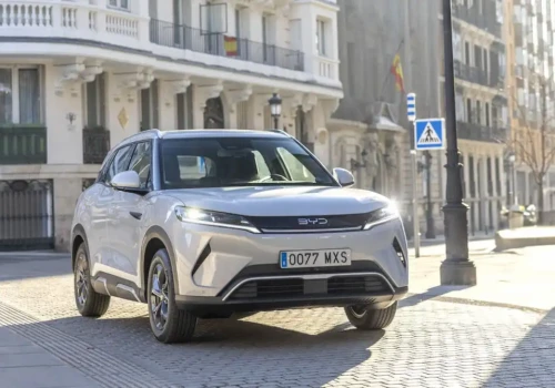 Europejskie fabryki w rękach Chin? BYD rusza po zakłady Stellantis