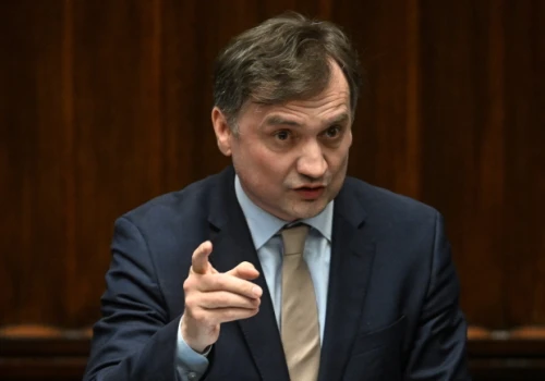 Wobec Ziobry nie został dotychczas wystawiony międzynarodowy list gończy. Jego podróże są… legalne
