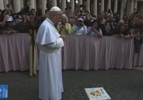 Papież Leon XIV nagle przystanął. Niespodziewanie wspomniał Jana Pawła II