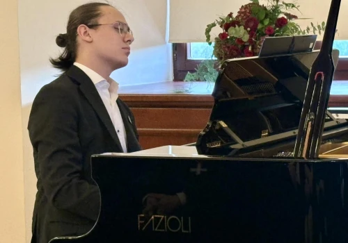 Muzyka Chopina wykonaniu Yehudy Prokopowicza zabrzmiała w sandomierskim muzeum