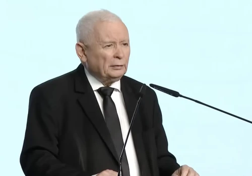 Prezes się wściekł! Sceny na posiedzeniu klubu PiS, Kaczyński ostro zrugał TEGO posła. „Nawet nie wszedł na salę”