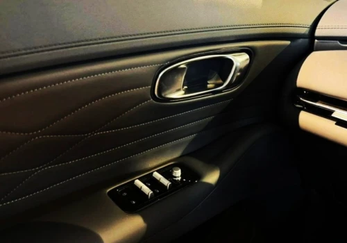 Cena 119 890 zł za 262-konnego SUV-a stała się faktem. Obejmuje nawet napęd plug-in