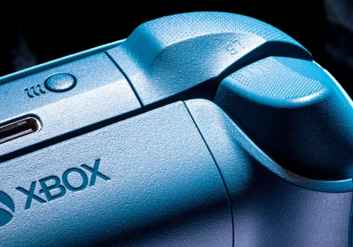 Czy konsola Microsoftu powinna być zapisywana jako Xbox czy XBOX?