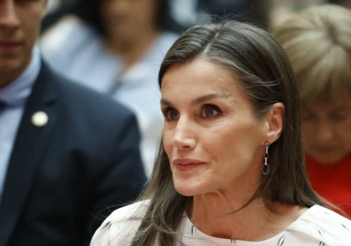 Letizia udowadnia, że monarchia może być nowoczesna. Ta spódnica to hit