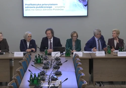 Prof. Kułakowska: „Kardiolodzy, neurolodzy i onkolodzy mówią jednym głosem”. W Sejmie ruszyła narodowa strategia profilaktyki