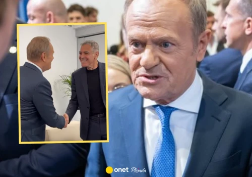 Tak Donald Tusk przywitał się z George'em Clooneyem. 