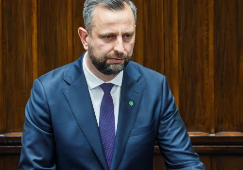 Wstrzymają przerzut 4 tys. żołnierzy USA do Polski?! Szef MON zabiera głos w środku …