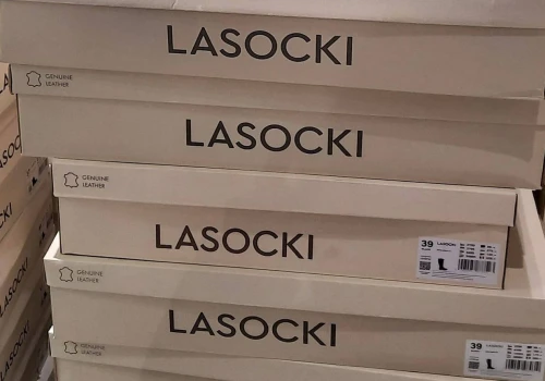 CCC i Lasocki wyprzedają buty, które nie męczą stóp - te modele warto zabrać na urlop