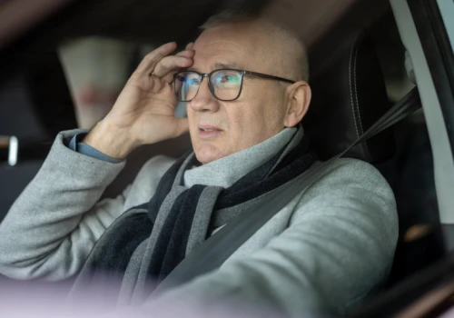 Prawo jazdy po 70. roku życia. UE właśnie podjęła ważną decyzję