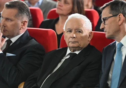 Konfrontacja na zamkniętym klubie PiS. 