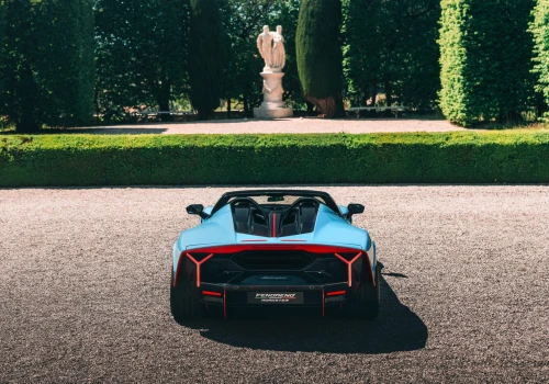 Lamborghini Fenomeno Roadster oficjalnie. 1080 KM i tylko 15 sztuk