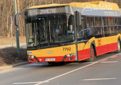 Kobieta wtargnęła pod pociąg metra. Utrudnienia na linii M2