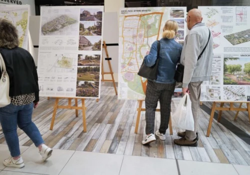 Wizje dla Starego Miasta trafiły do Galerii Jurajskiej. Mieszkańcy mogą zobaczyć efekty urbanistycznego hackathonu