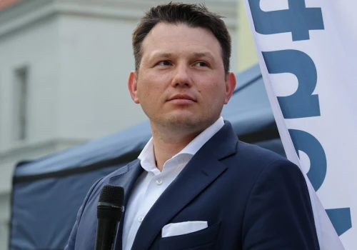 Obraźliwy atak Mentzena na Kaczyńskiego. Na prawicy wrze spór o krypto