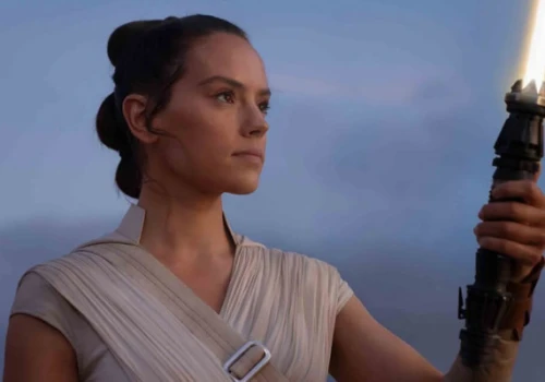 Dlaczego Rey przyjęła nazwisko Skywalker? Mamy oficjalne wyjaśnienie po latach