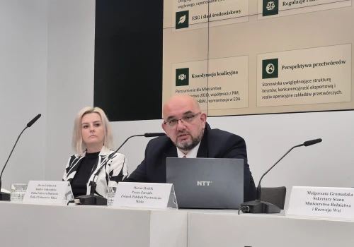 Koszty opakowań mleka nawet 40 proc. w górę. Nowe przepisy mogą mocno uderzyć w mleczarnie