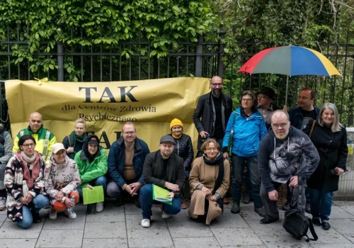 Pacjenci walczą o Centra Zdrowia Psychicznego. „To dla nas jak woda i powietrze”