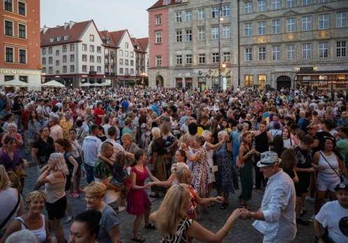 Wracają Wrocławskie Potańcówki 2026 – daty i lokalizacje.
