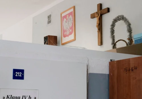 Do szkół wróci obowiązkowa religia? Posłowie mówią o 