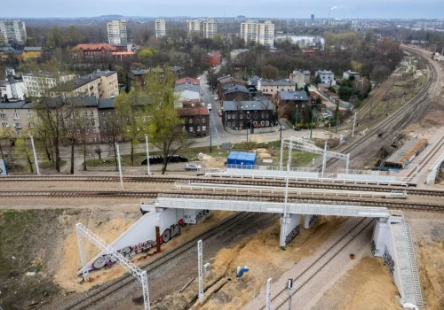 Z jednej strony kolejarze, z drugiej drogowcy. Mieszkańców dzielnicy Katowic czekają miesiące utrudnień