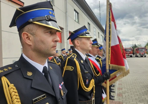 Medale, awanse i nowy sprzęt. Uroczyste obchody Dnia Strażaka ZDJĘCIA