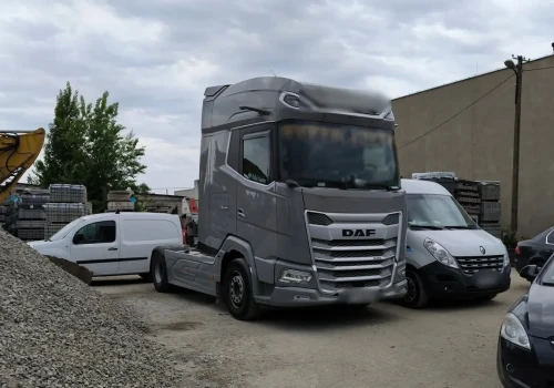 Przywłaszczony DAF XG+ 530 – policja znalazła ciągnik poszukiwany przez leasing
