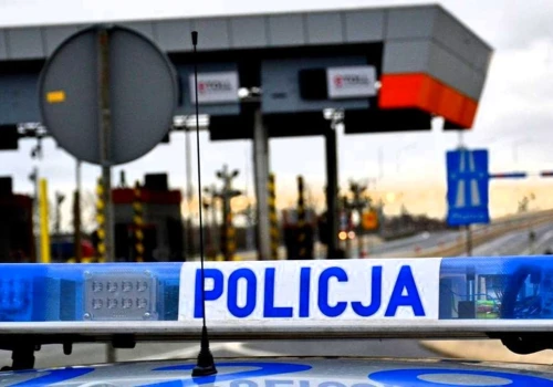 Ciężarówka wywróciła się na autostradzie A4. Zatory w obu kierunkach