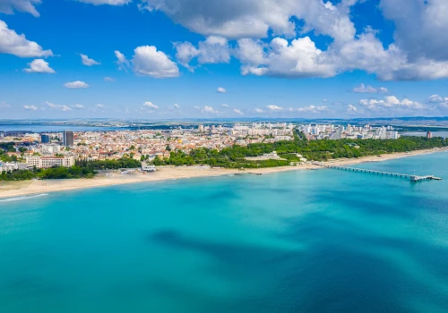 Słoneczny Brzeg na początek sezonu 🌞🏖️ Loty i 4* hotel ze śniadaniami za 969 PLN 😍