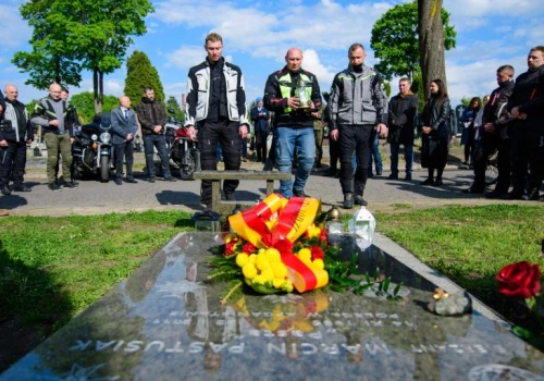 Weterani na motocyklach oddali hołd poległym żołnierzom. Rajd dotarł do Łodzi