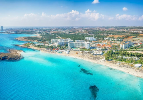 Cypr na przedłużony wakacyjny weekend z wyżywieniem za 1289 PLN 🌤️👙☕🍽️