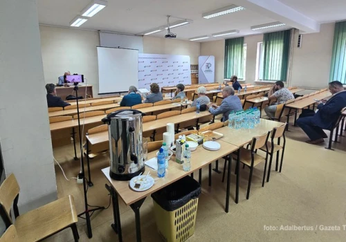 Kolejna pseudo konferencja w Akademii Piotrkowskiej
