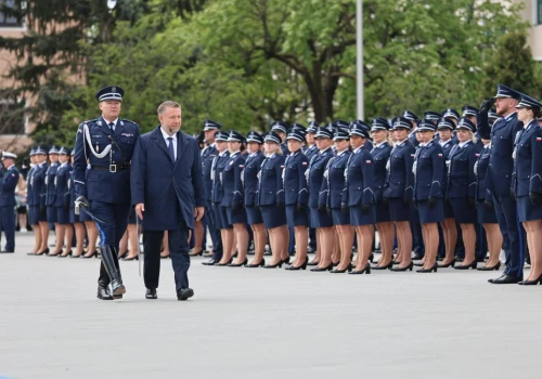 Rekordowe inwestycje w policję. Nowi oficerowie