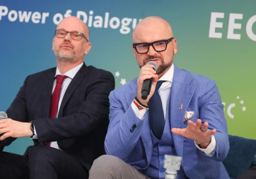 Deregulacja czy stabilność prawa? Co naprawdę przyciąga inwestorów do Polski