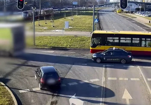 Nie każdy przejazd na czerwonym kończy się karą. System kamer ma ukryty margines