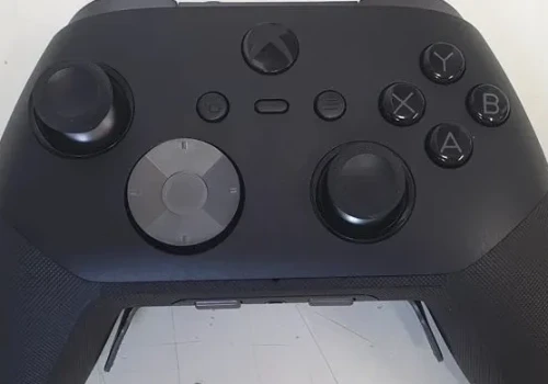 Xbox Elite 3 na pierwszych zdjęciach. Sprzęt ma tajemnicze nowe przyciski