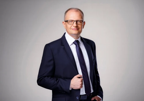 Klasa średnia w Polsce wykrwawia się finansowo. „Ponosi ciężar zamiast najbogatszych. To ta jej część jest pod największą presją”