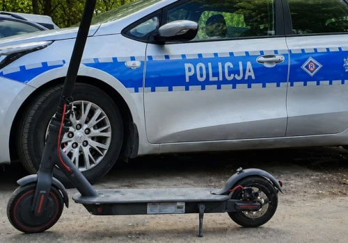 2500 zł mandatu za jazdę hulajnogą elektryczną. Policja wytknęła jeden poważny błąd