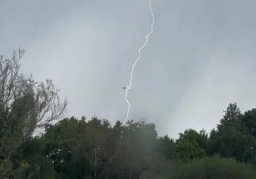 W samolot uderzył piorun. easyJet natychmiast wrócił na lotnisko
