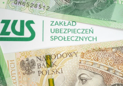 Emeryci dostaną nawet 2978 zł dodatkowego świadczenia. ZUS podał harmonogram wypłat