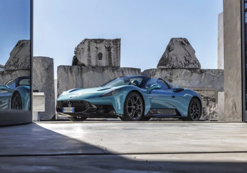 Dwie ikony pod ścianą. Aston Martin i Maserati staną się „chińskie”?