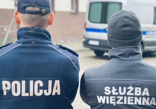 Ministerstwo chce zmienić zasady mieszkaniówki? Mundurowi grożą protestem